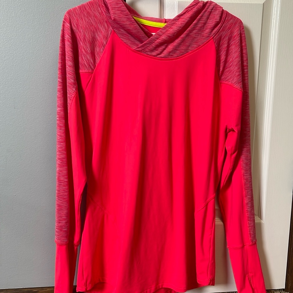 Women’s hooded shirt hot pink size medium